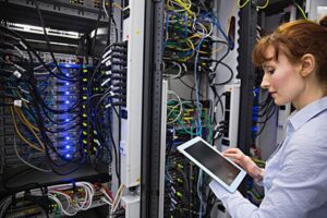 服务器维护成本:确保最佳性能和避免停机 (服务器维护成本一般多少)