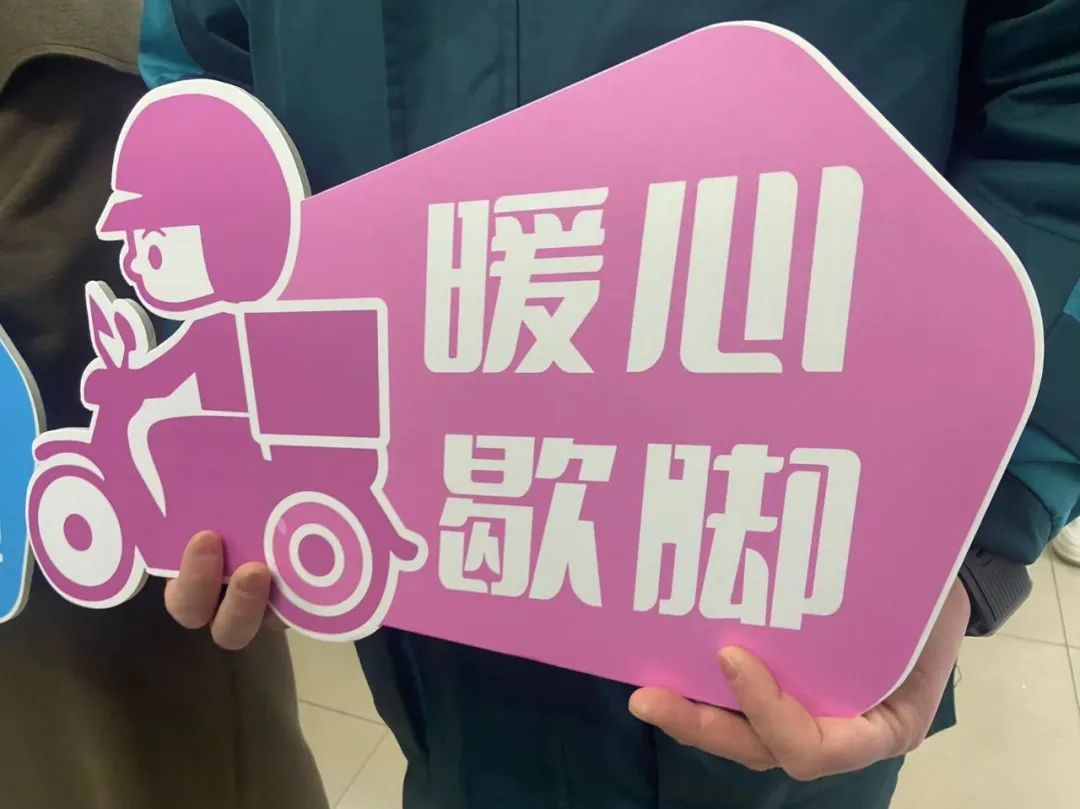 小哥了解服务器价格及其相关因素