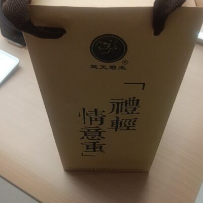 市场上存在多种不同型号和规格的服务器，不同的规格会导致价格的差异。