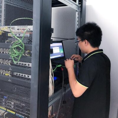 装台服务器需要多少钱？