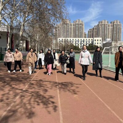 健步如飞，活力四溢的体育健儿