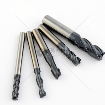二、轻松切割图片的步骤指南 三. 利用不同工具完成精确切割