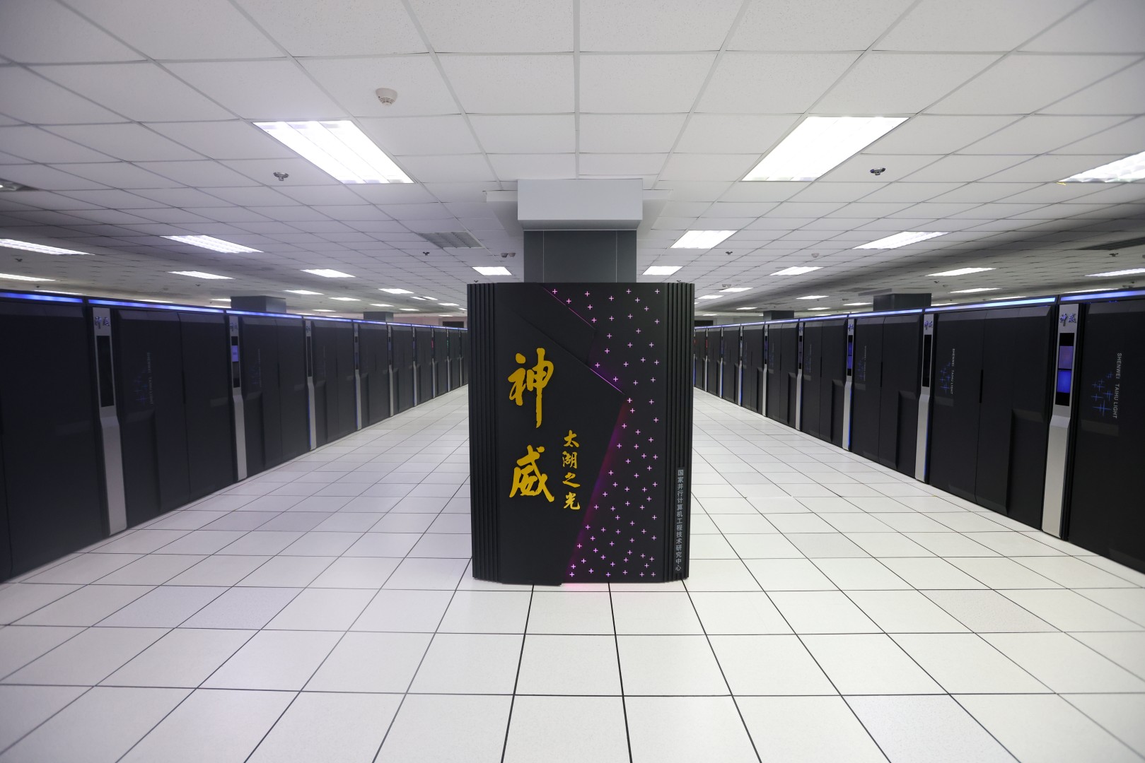 探索大型服务器购买成本与性能优劣的平衡点