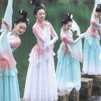 带你了解租服价格与选项。
