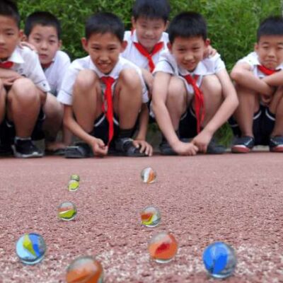 游戏世界中的庞大服务器网络分布