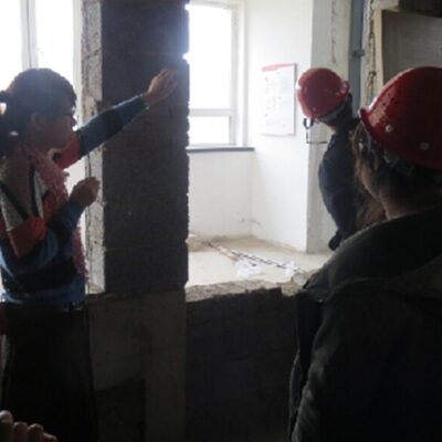 实操搭建和操作支持大场景的服务器具体流程和示例说明。