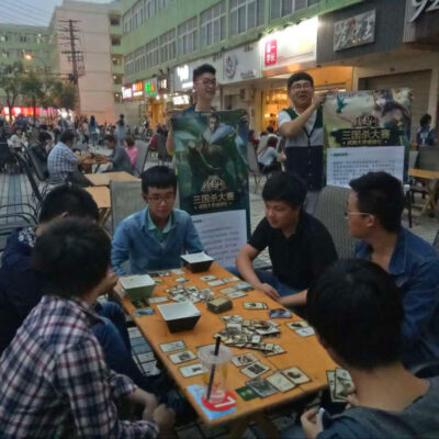 各级别玩家聚集，将军服务器热闹非凡