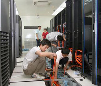 小哥了解机房服务器的赫兹频率