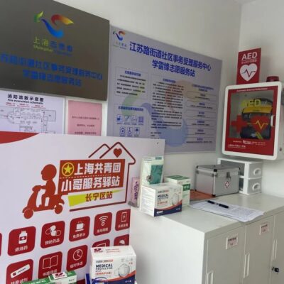 小哥了解服务器违停罚款问题的重要性