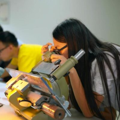 培养高素质医学人才