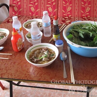 如何在Photoshop中开启和设置参考线功能：