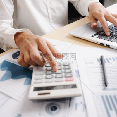 专业解析服务器内存性能及对应价格分析。