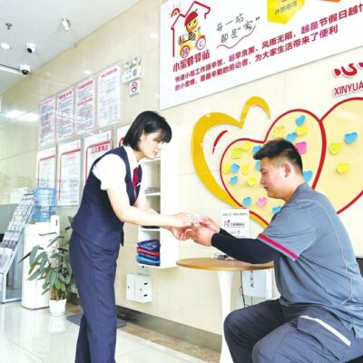 小哥剖析服务器市场格局，各大操作系统占比分析。