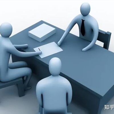 除了初次设立的服务器费用，还包括运营成本与维护费用。